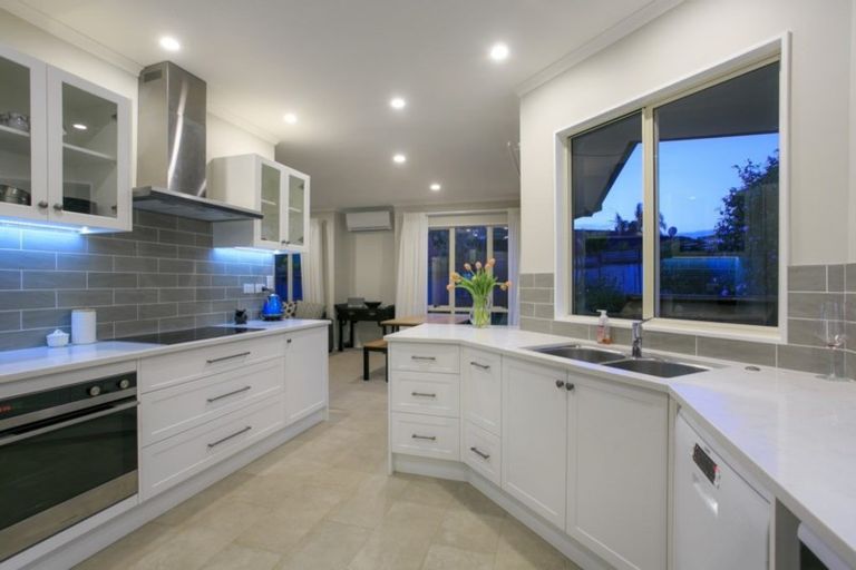 Photo of property in 7 Admirals Court Drive, Greenhithe, Auckland, 0632