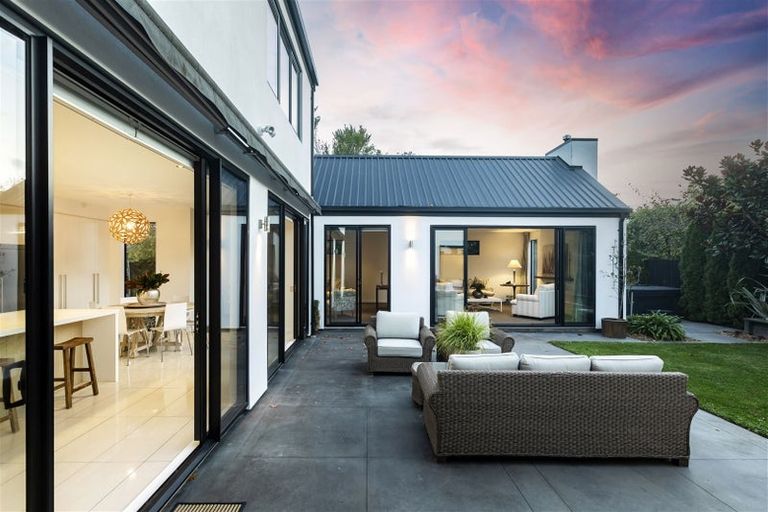 Photo of property in 43a Hamilton Avenue, Ilam, Christchurch, 8041