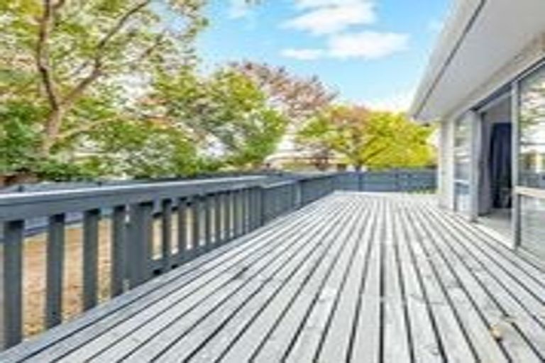 Photo of property in 14 Chantal Place, Red Hill, Papakura, 2110