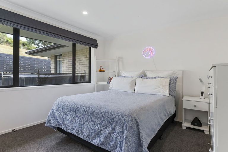 Photo of property in 17 Wautaiti Drive, Riverhead, 0820