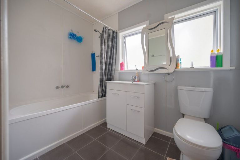 Photo of property in 27 Hillary Crescent, Maraenui, Napier, 4110