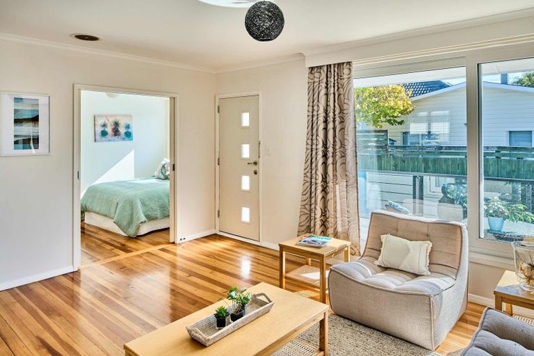 Photo of property in 39a Pukatea Street, Eastbourne, Lower Hutt, 5013