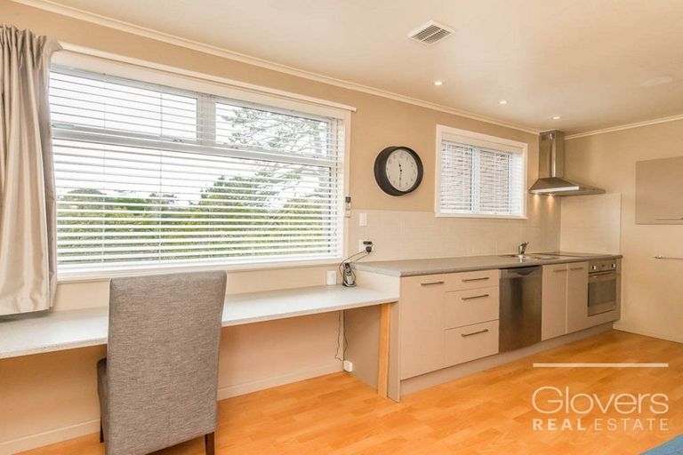 Photo of property in 52 Kaurilands Road, Titirangi, Auckland, 0604
