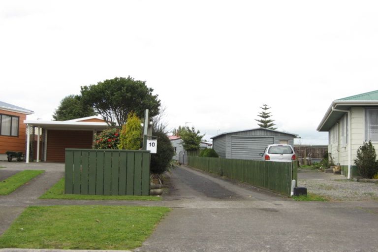 Photo of property in 10 Rahiri Street, Waitara, 4320
