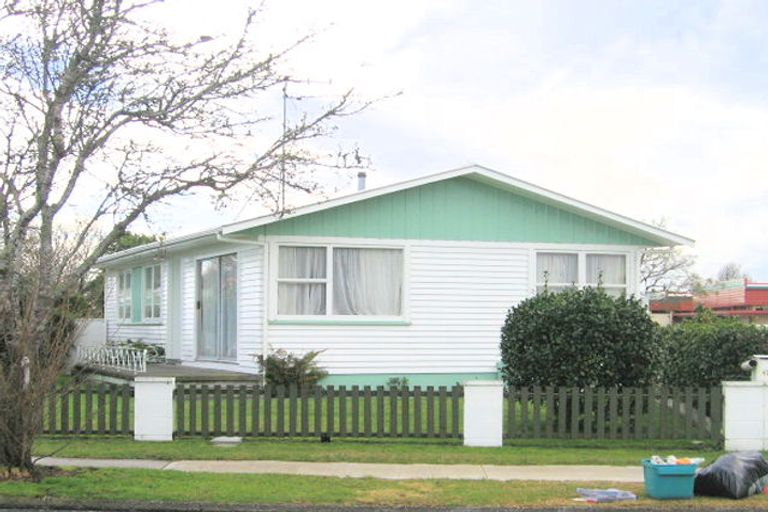 Photo of property in 12 Rosalind Street, Deanwell, Hamilton, 3206