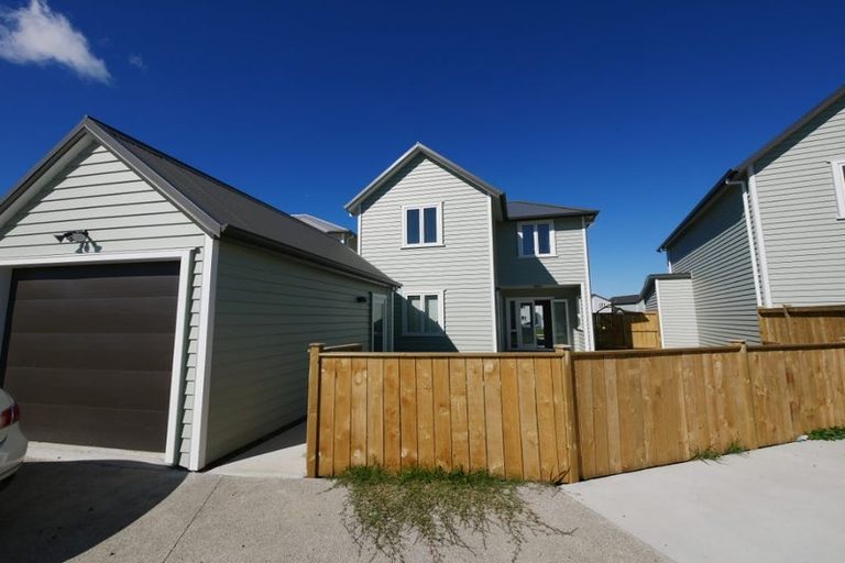 Photo of property in 12 Warbler Crescent, Papakura, 2110