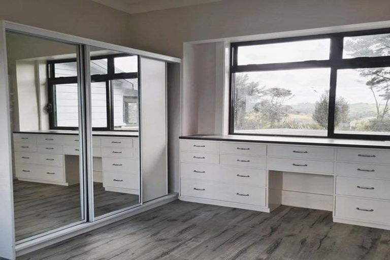 Photo of property in 43 The Pines Road, Paparoa, 0571