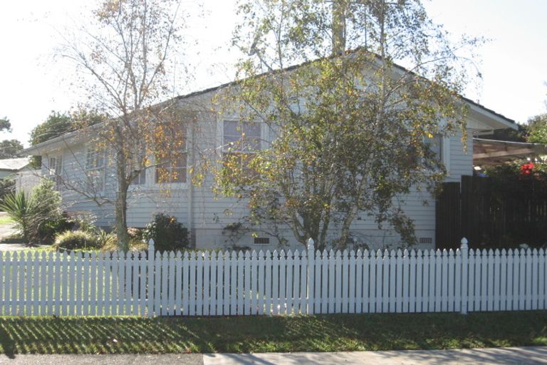 Photo of property in 76 Cascades Road, Pakuranga Heights, Auckland, 2010