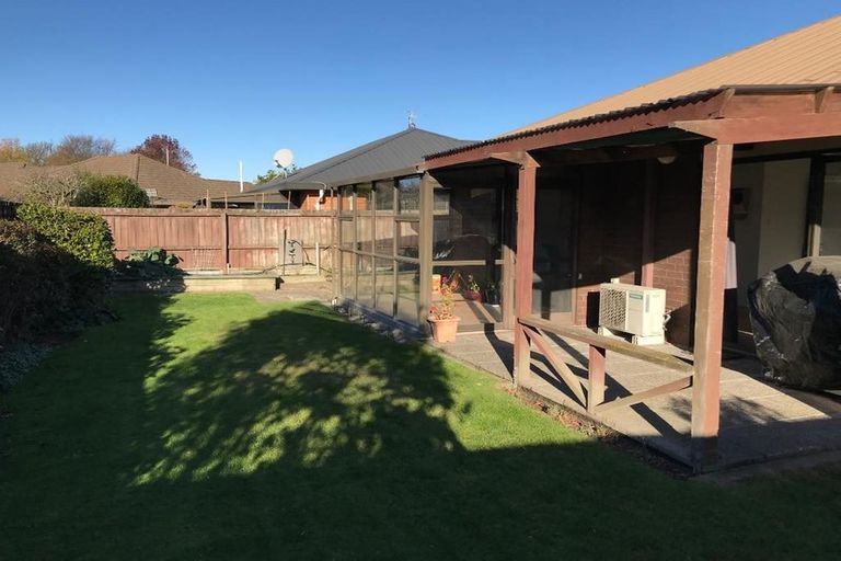 Photo of property in 2/6 Topaz Place, Bishopdale, Christchurch, 8053