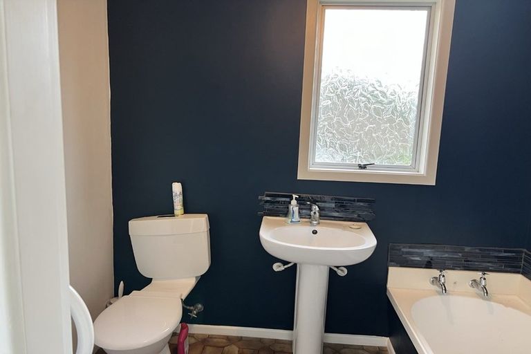 Photo of property in 6 Kaitawa Street, Waikanae Beach, Waikanae, 5036