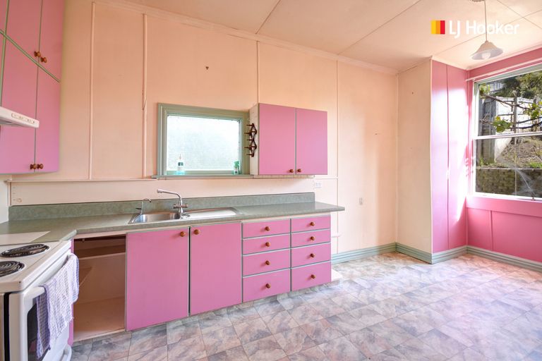 Photo of property in 6 Macbeth Street, Caversham, Dunedin, 9012