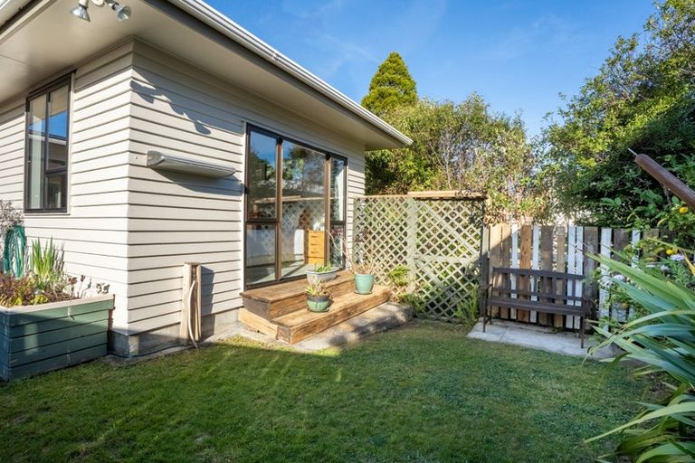 Photo of property in 51 Oxford Street, Tawa, Wellington, 5028