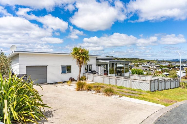 Photo of property in 14 Parklands Avenue, Mangawhai Heads, Mangawhai, 0505