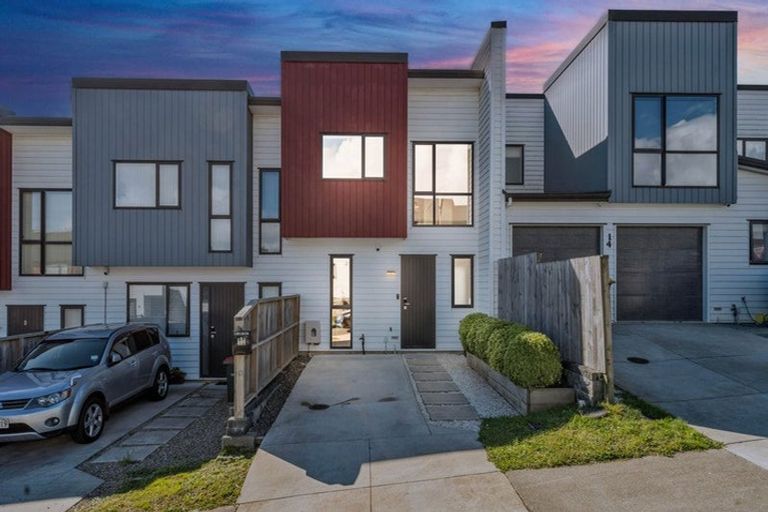 Photo of property in 12 Goodfellow Lane, Flat Bush, Auckland, 2019