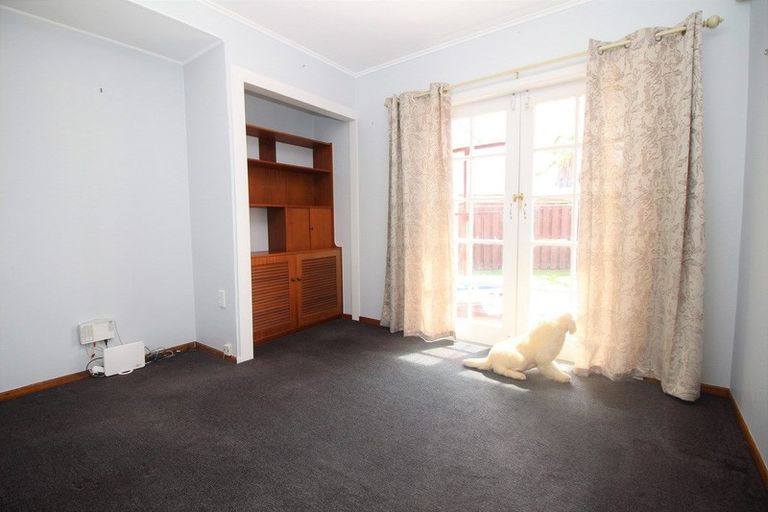 Photo of property in 133 Riverpark Crescent, Henderson, Auckland, 0610