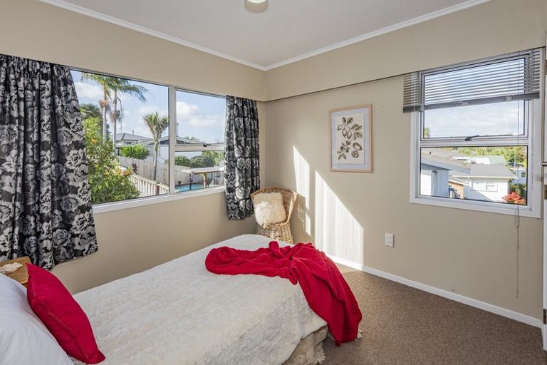 Photo of property in 15 Tait Street, Te Kamo, Whangarei, 0112