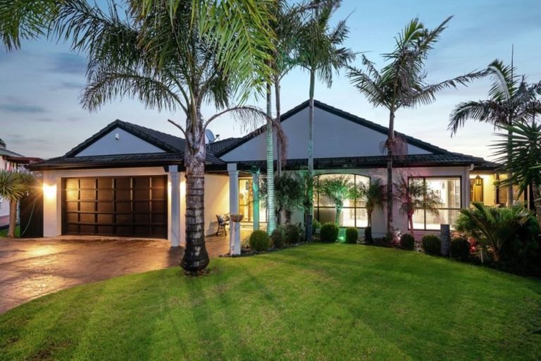 Photo of property in 9 Owenbeg Rise, Dannemora, Auckland, 2016