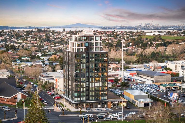 Photo of property in 906/1 Buscomb Avenue, Henderson, Auckland, 0610