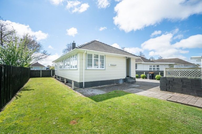 Photo of property in 24 Seddon Street, Takaro, Palmerston North, 4412