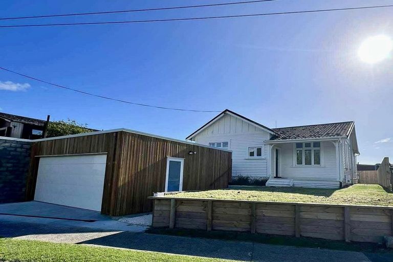 Photo of property in 109 Clemow Road, Fitzroy, New Plymouth, 4312