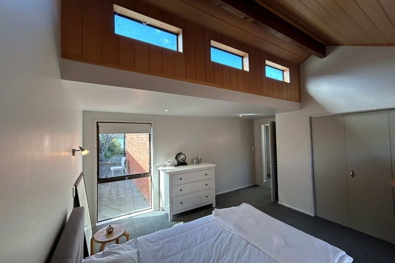 Photo of property in 240 Devonport Road, Tauranga, 3110