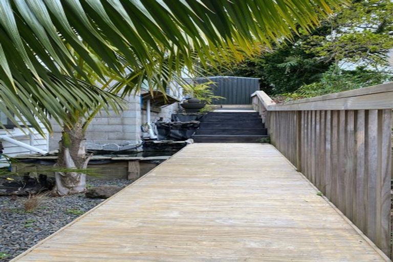 Photo of property in 4a Hauraki Crescent, Pinehill, Auckland, 0632