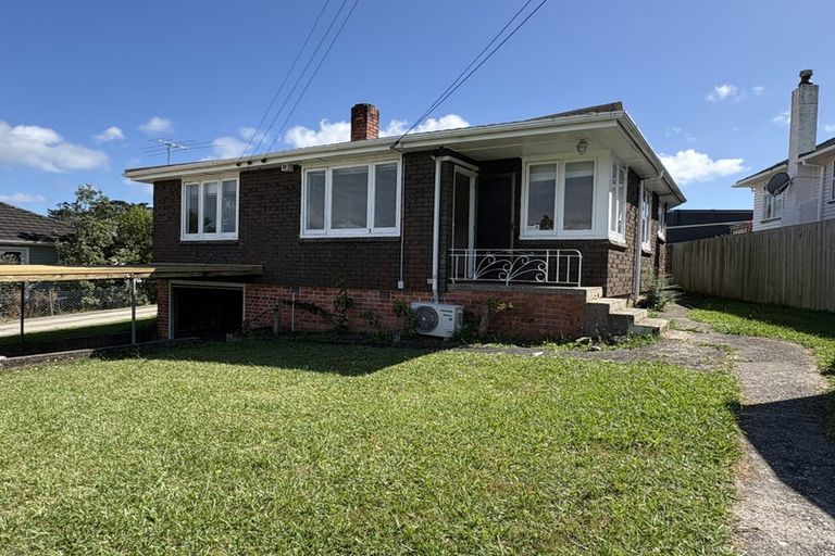 Photo of property in 14 Wharf Road, Te Atatu Peninsula, Auckland, 0610