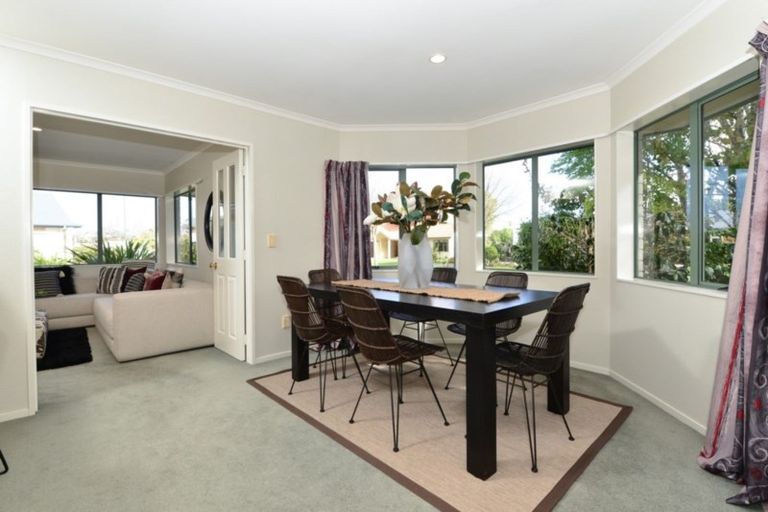 Photo of property in 1 Castlewold Place, Huntington, Hamilton, 3210