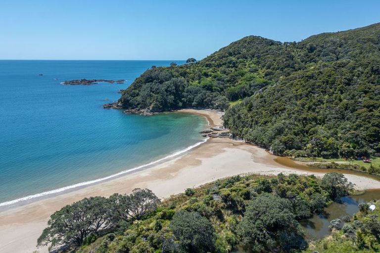 Photo of property in 3 Kayes Crescent, Waikawau, Coromandel, 3584