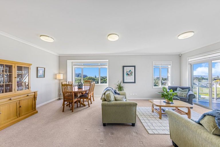 Photo of property in 72 Landmark Terrace, Orewa, 0931