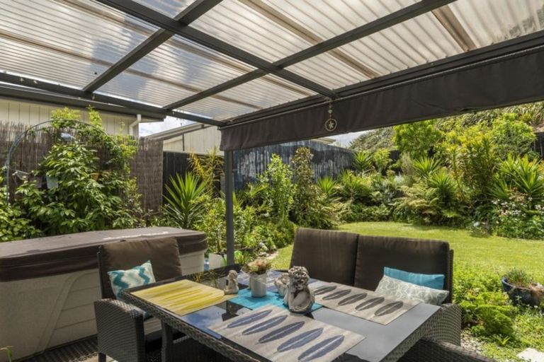 Photo of property in 11 Lakeview Quay, Pyes Pa, Tauranga, 3112