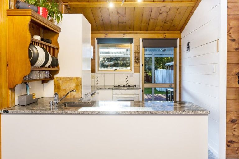 Photo of property in 71 Oregon Drive, Maoribank, Upper Hutt, 5018