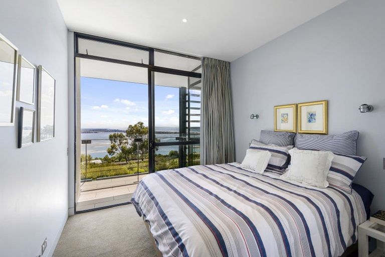 Photo of property in 23a Glendevere Terrace, Redcliffs, Christchurch, 8081