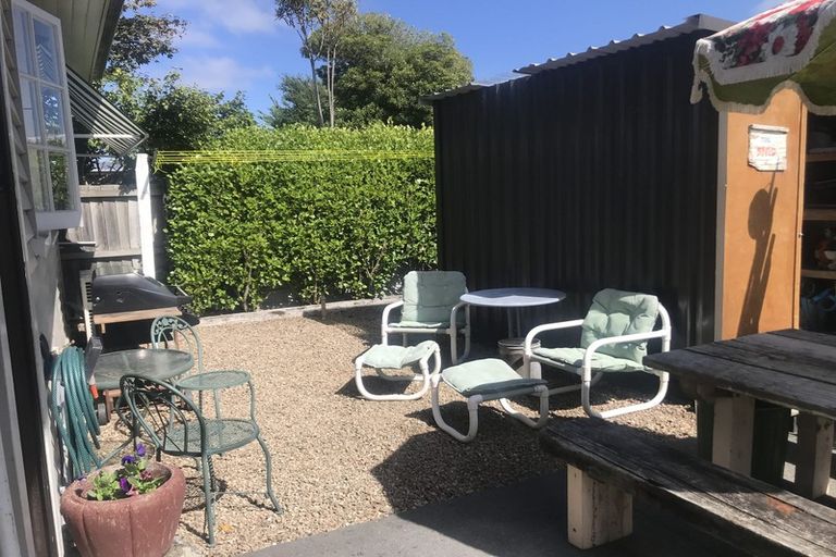 Photo of property in 216 Riccarton Road, Riccarton, Christchurch, 8041