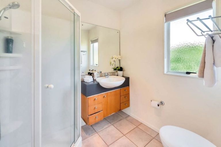 Photo of property in 2/41 Selwyn Crescent, Forrest Hill, Auckland, 0620