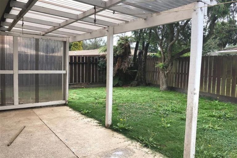 Photo of property in 2/16 Ross Martin Court, Conifer Grove, Takanini, 2112