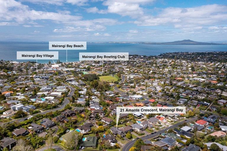 Photo of property in 2/19 Amante Crescent, Mairangi Bay, Auckland, 0630