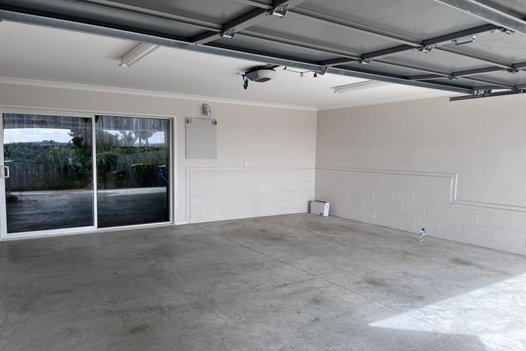 Photo of property in 873a Beach Road, Waiake, Auckland, 0630