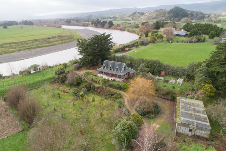 Photo of property in 32 Staces Road, Aokautere, Palmerston North, 4471