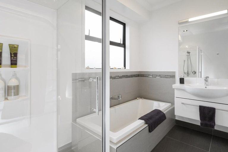 Photo of property in 5 Smiley Place, Mosgiel, 9024