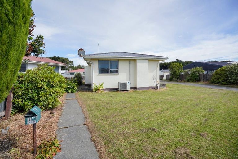 Photo of property in 17 Paisley Street, Kew, Invercargill, 9812