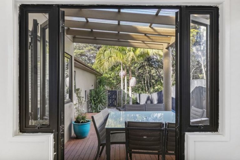 Photo of property in 54 Lagoon Way, West Harbour, Auckland, 0618