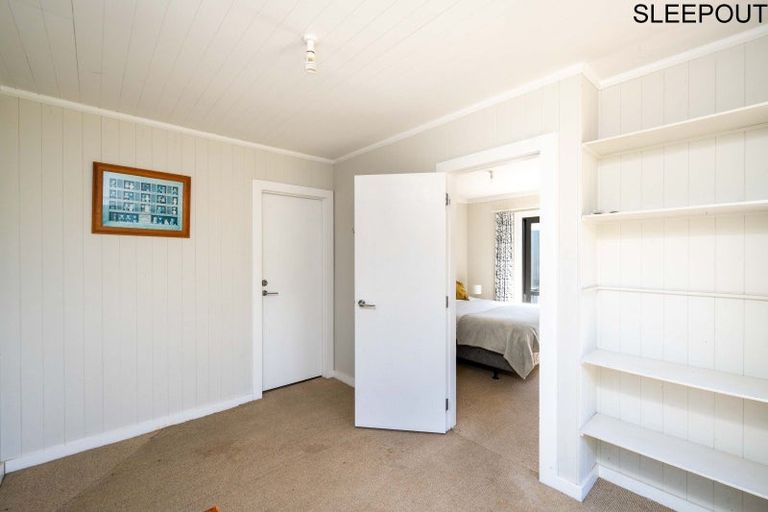 Photo of property in 9 Redwood Place, Te Awanga, 4102