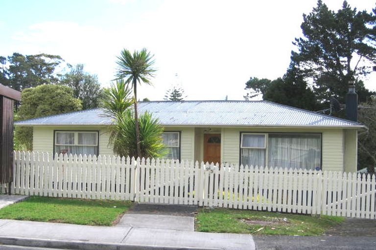 Photo of property in 95 Barrys Road, Glendene, Auckland, 0602