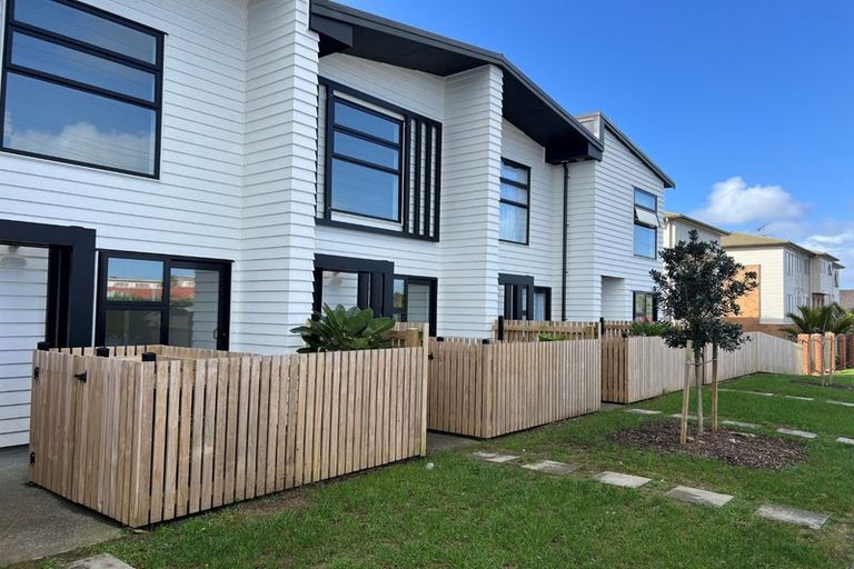Photo of property in 152 Mcleod Road, Te Atatu South, Auckland, 0610