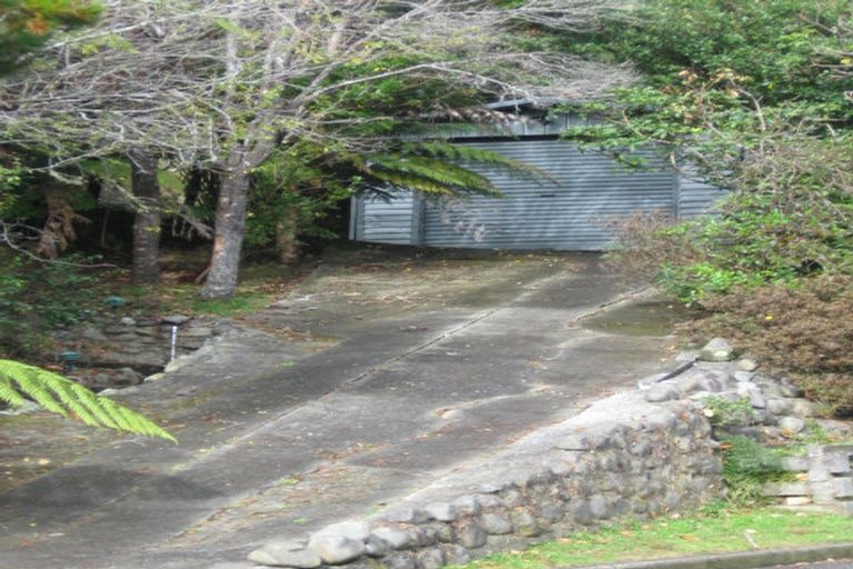 Photo of property in 13 Wyndham Road, Pinehaven, Upper Hutt, 5019