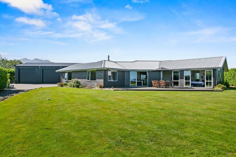 Photo of property in 169 Upper Pitone Road, Pitone, New Plymouth, 4374