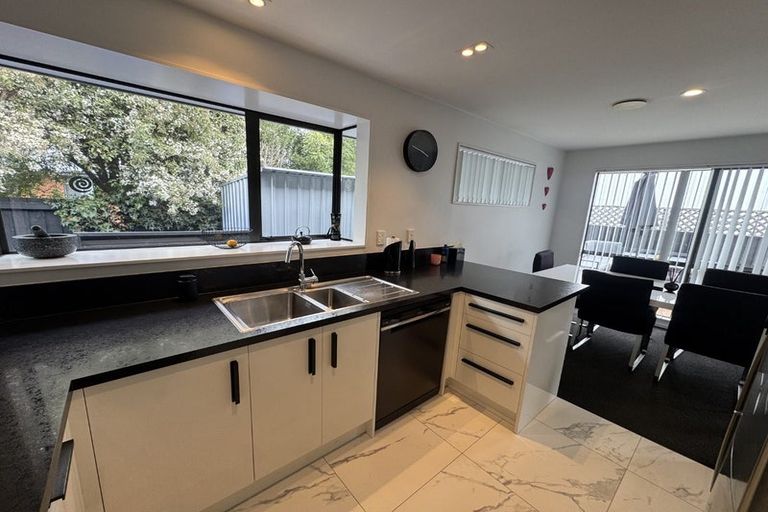 Photo of property in 41 Heathglen Avenue, Parklands, Christchurch, 8083