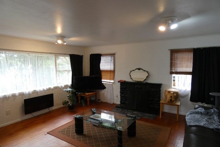 Photo of property in 39 Blease Street, New Lynn, Auckland, 0600