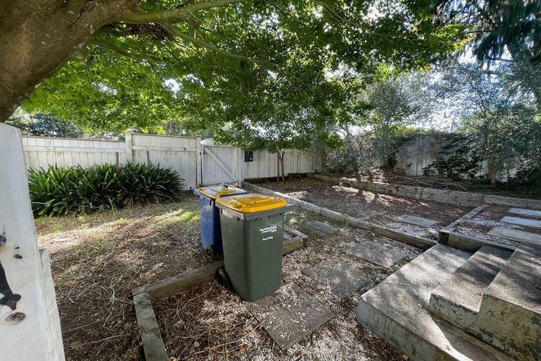 Photo of property in 155 Glenfield Road, Hillcrest, Auckland, 0626
